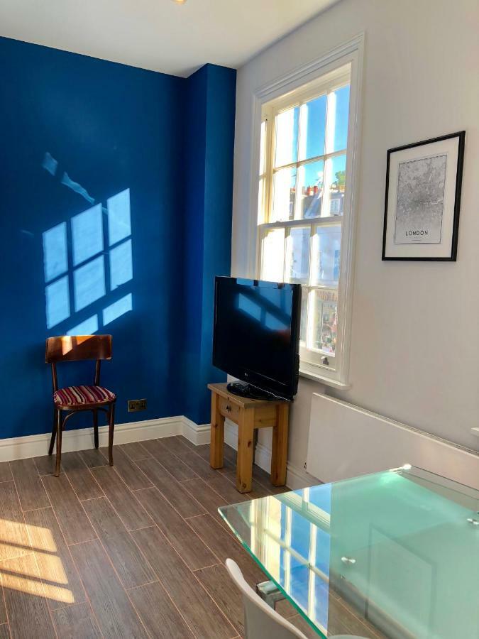 Stylish Maisonette And Studio In Victoria Лондон Экстерьер фото