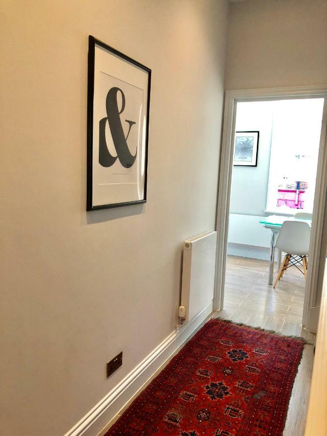 Stylish Maisonette And Studio In Victoria Лондон Экстерьер фото